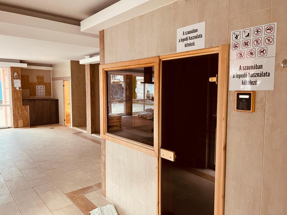 Elit Medences Apartman Hajdúszoboszló Exterior foto
